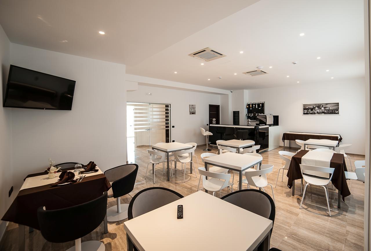 אטנה לוקאנה Family Center Hotel מראה חיצוני תמונה