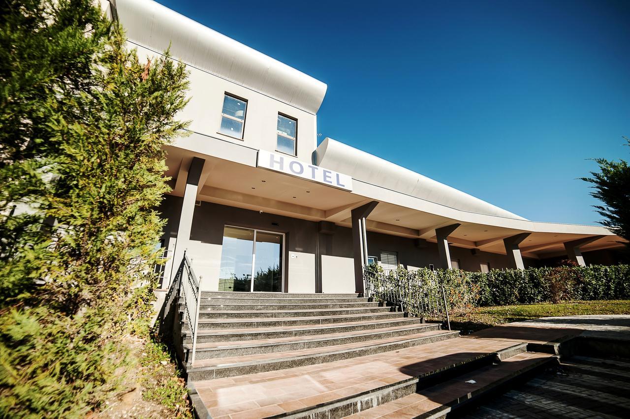 אטנה לוקאנה Family Center Hotel מראה חיצוני תמונה
