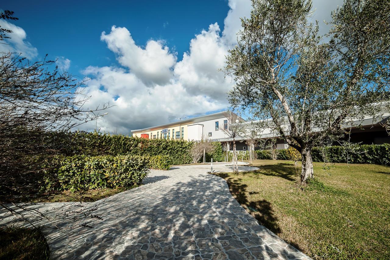 אטנה לוקאנה Family Center Hotel מראה חיצוני תמונה