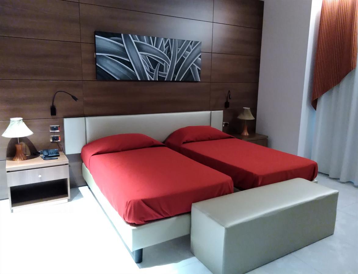 אטנה לוקאנה Family Center Hotel מראה חיצוני תמונה